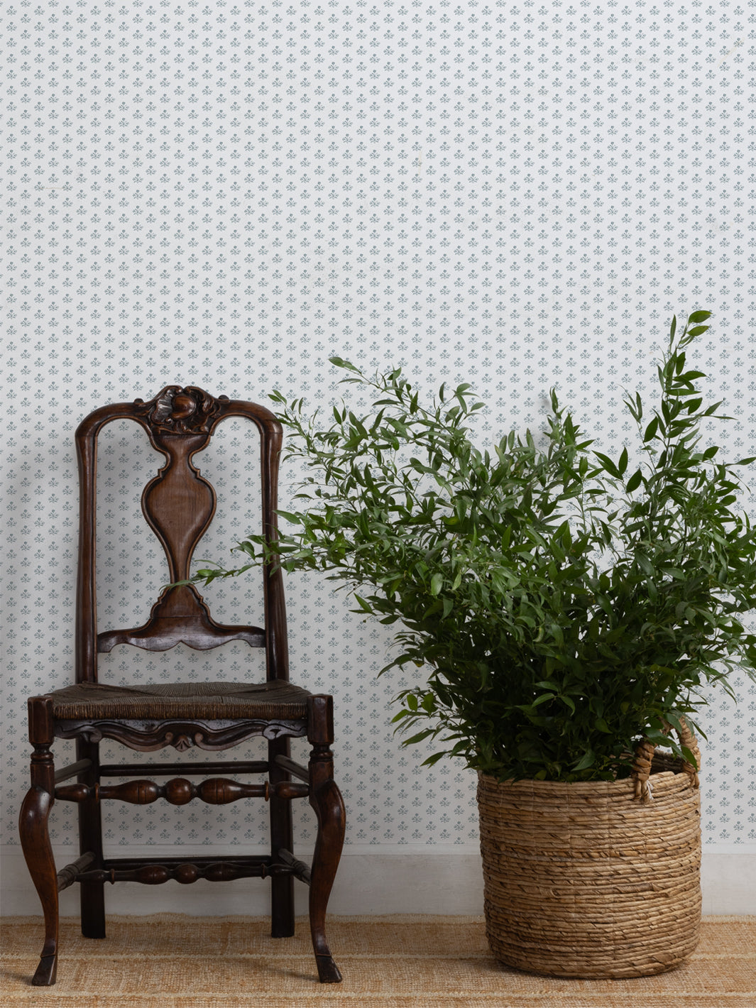 bennett-petite-white-ground-wallpaper-by-sugar-paper-harbor