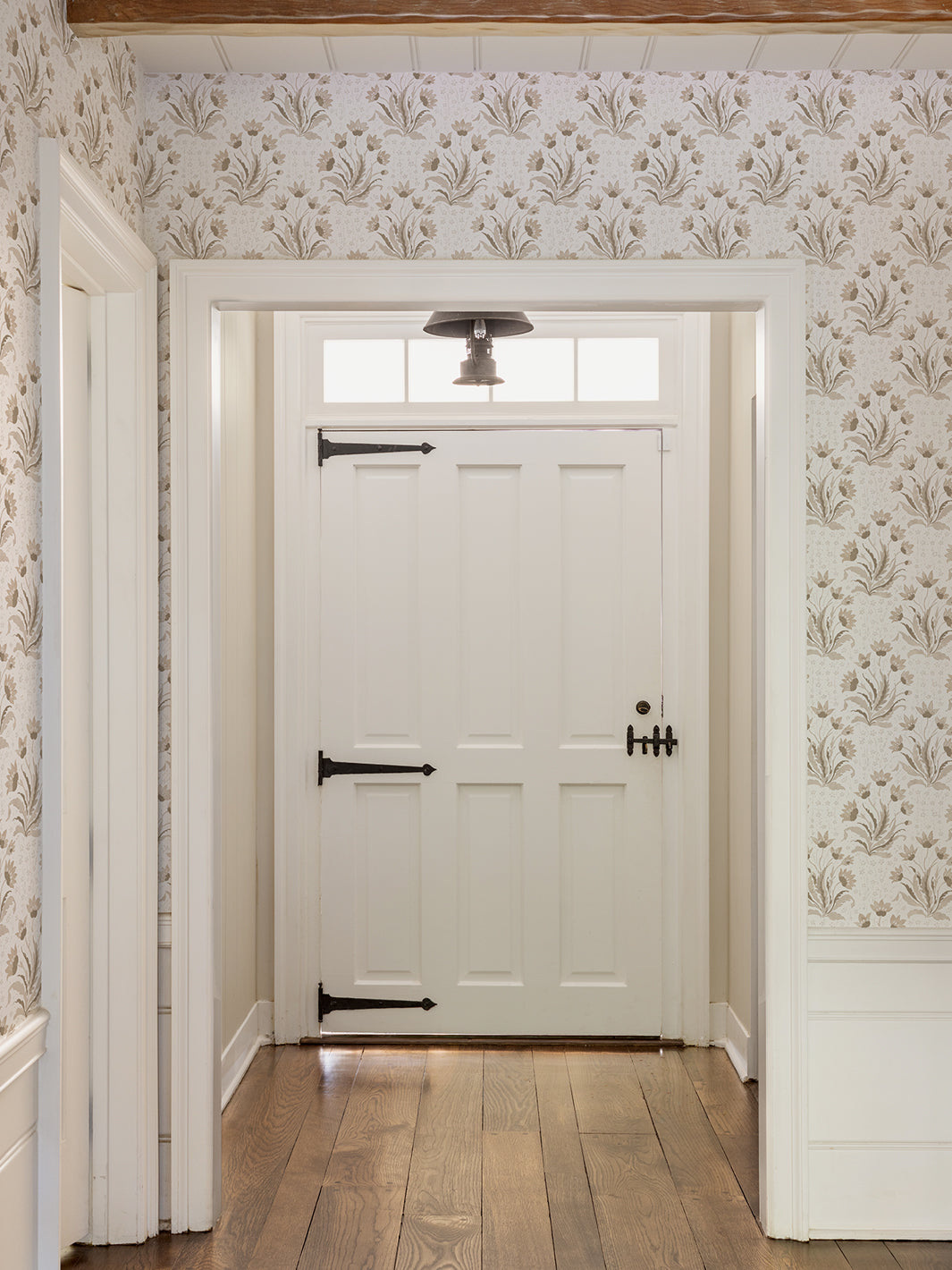 hillhouse-floral-tonal-wallpaper-by-nathan-turner-neutral