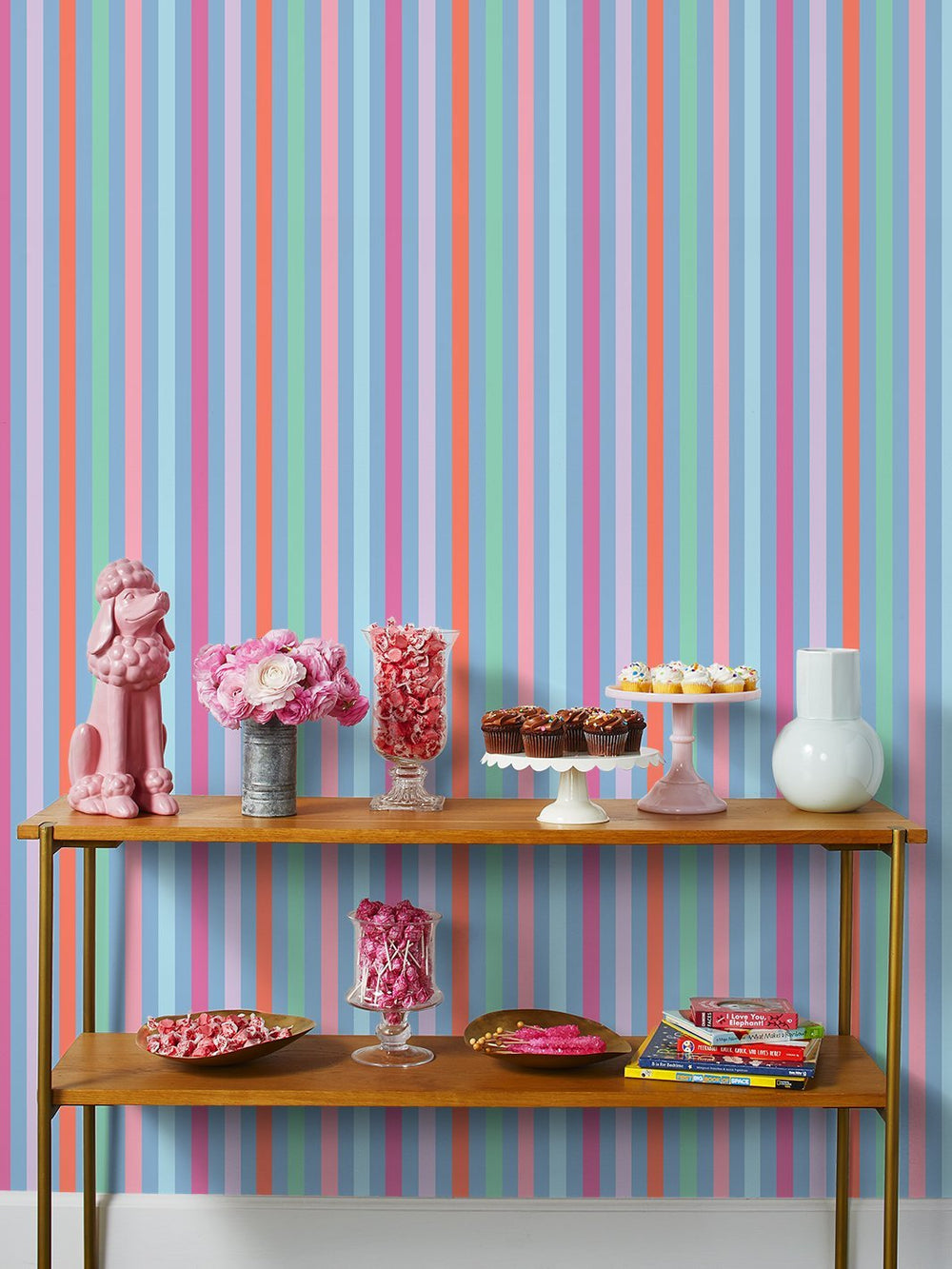 bend-and-snap-stripe-wallpaper-by-barbie-cornflower