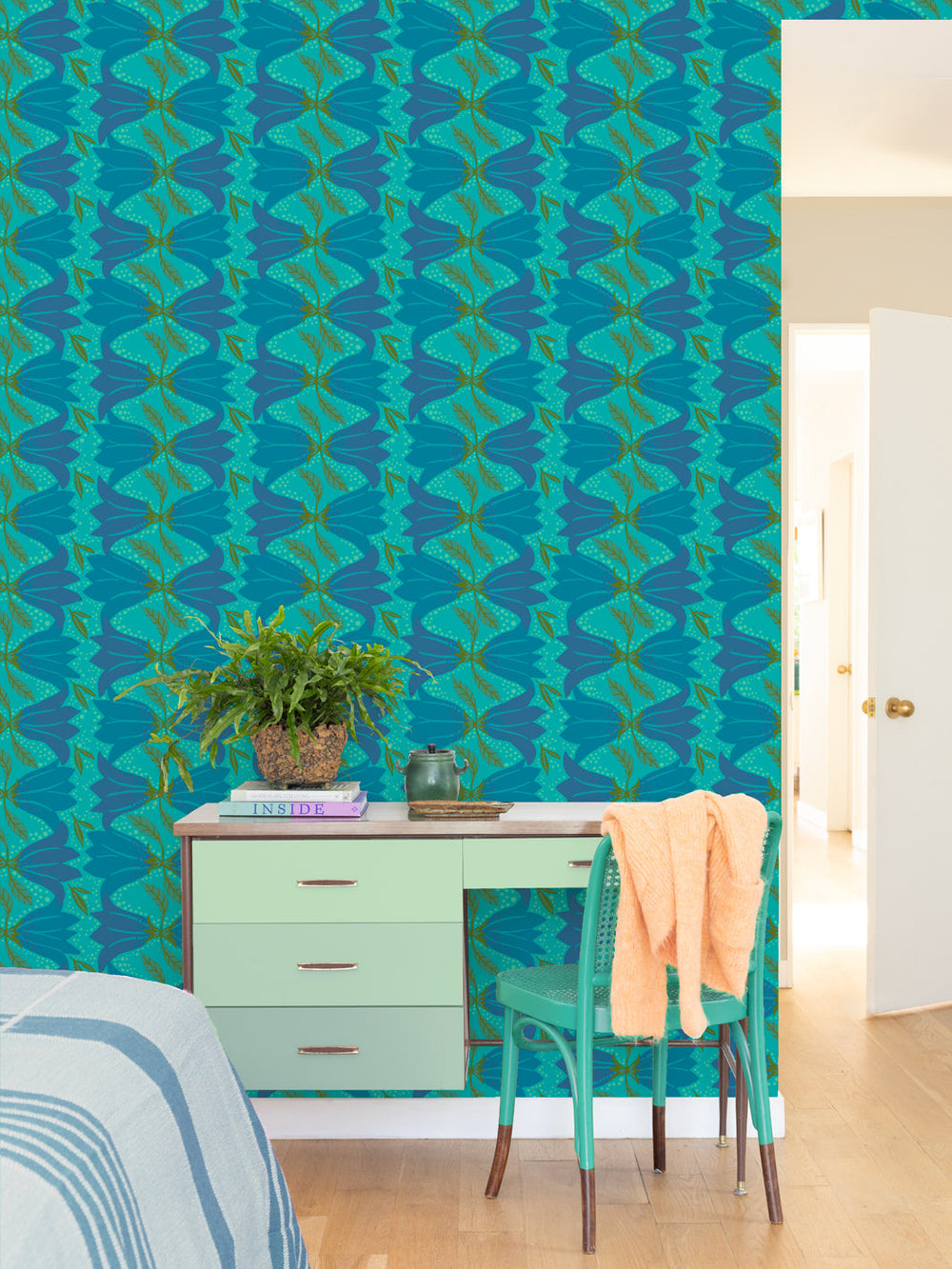 astrid-wallpaper-by-sarah-jessica-parker-capri-blue