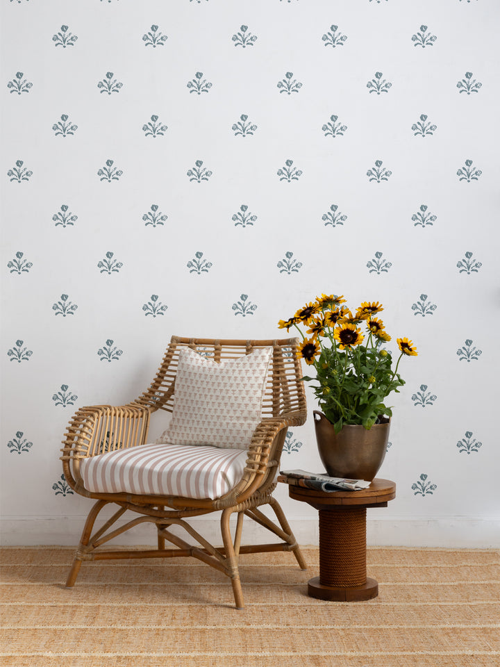 bennett-large-white-ground-wallpaper-by-sugar-paper-harbor