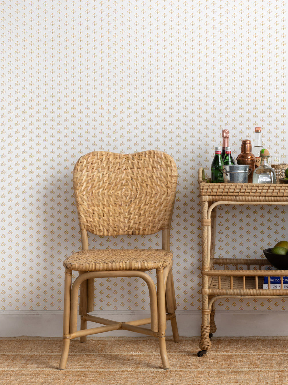 bennett-petite-white-ground-wallpaper-by-sugar-paper-honeycomb