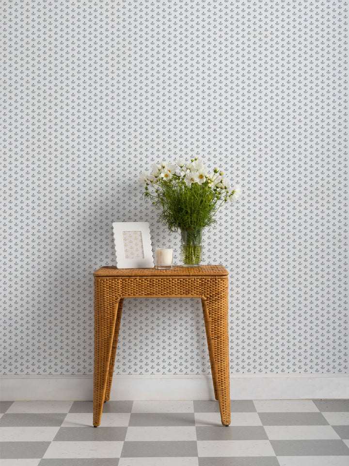 bennett-petite-white-ground-wallpaper-by-sugar-paper-ocean