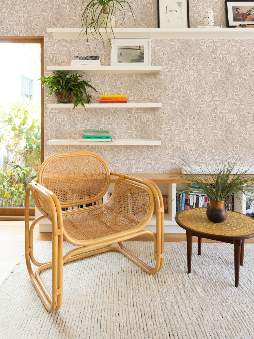 brigitta-wallpaper-by-sarah-jessica-parker-parchment