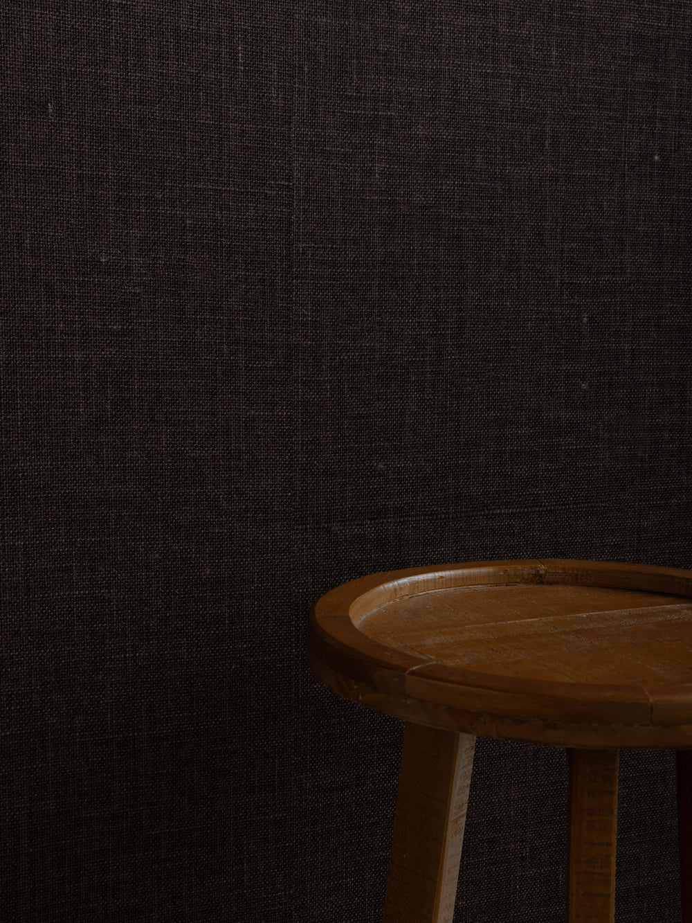 burlap grasscloth wallpaper in cocoa