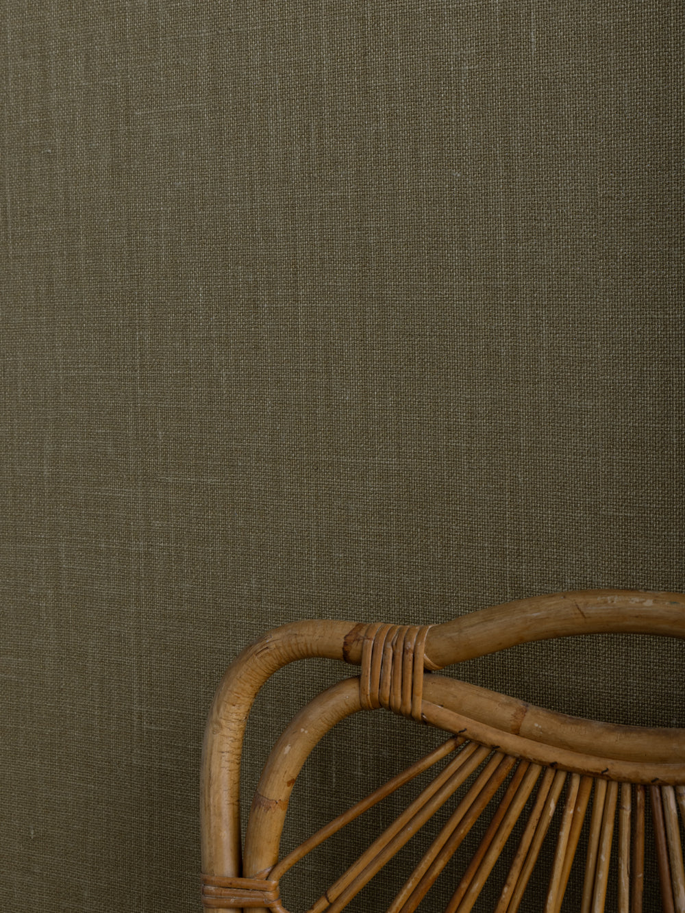 burlap grasscloth wallpaper in matcha