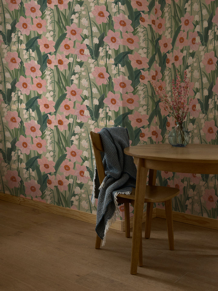 'Daffodil Field' Wallpaper in Green Rose - Room Scene