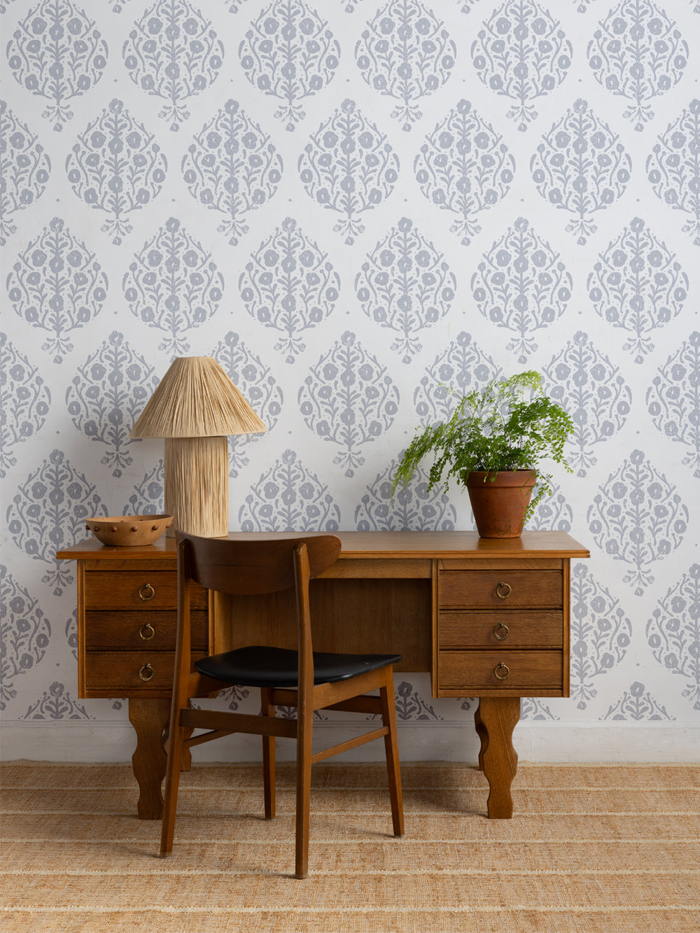 eleanor-white-ground-wallpaper-by-sugar-paper-skylight