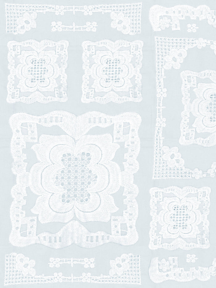 'Ingela' Wallpaper by Sarah Jessica Parker - Morning Dew