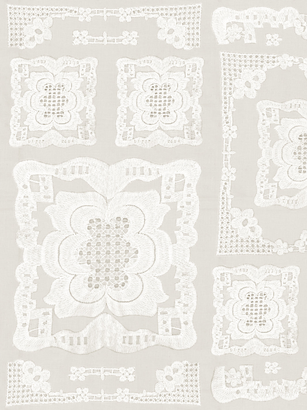 ingela-wallpaper-by-sarah-jessica-parker-parchment