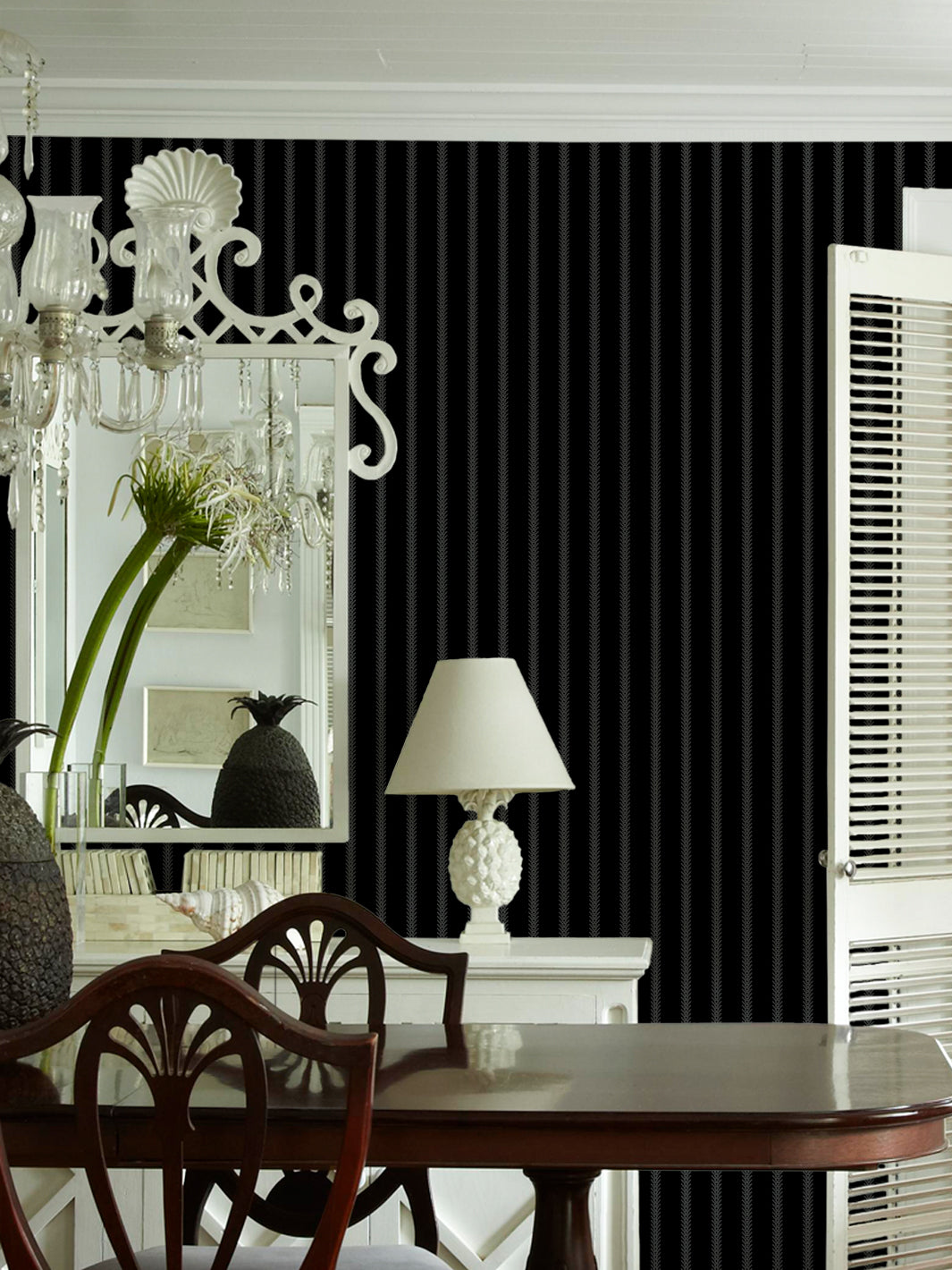 'Love Vine' Wallpaper by Flint Wood & Hicks - Black