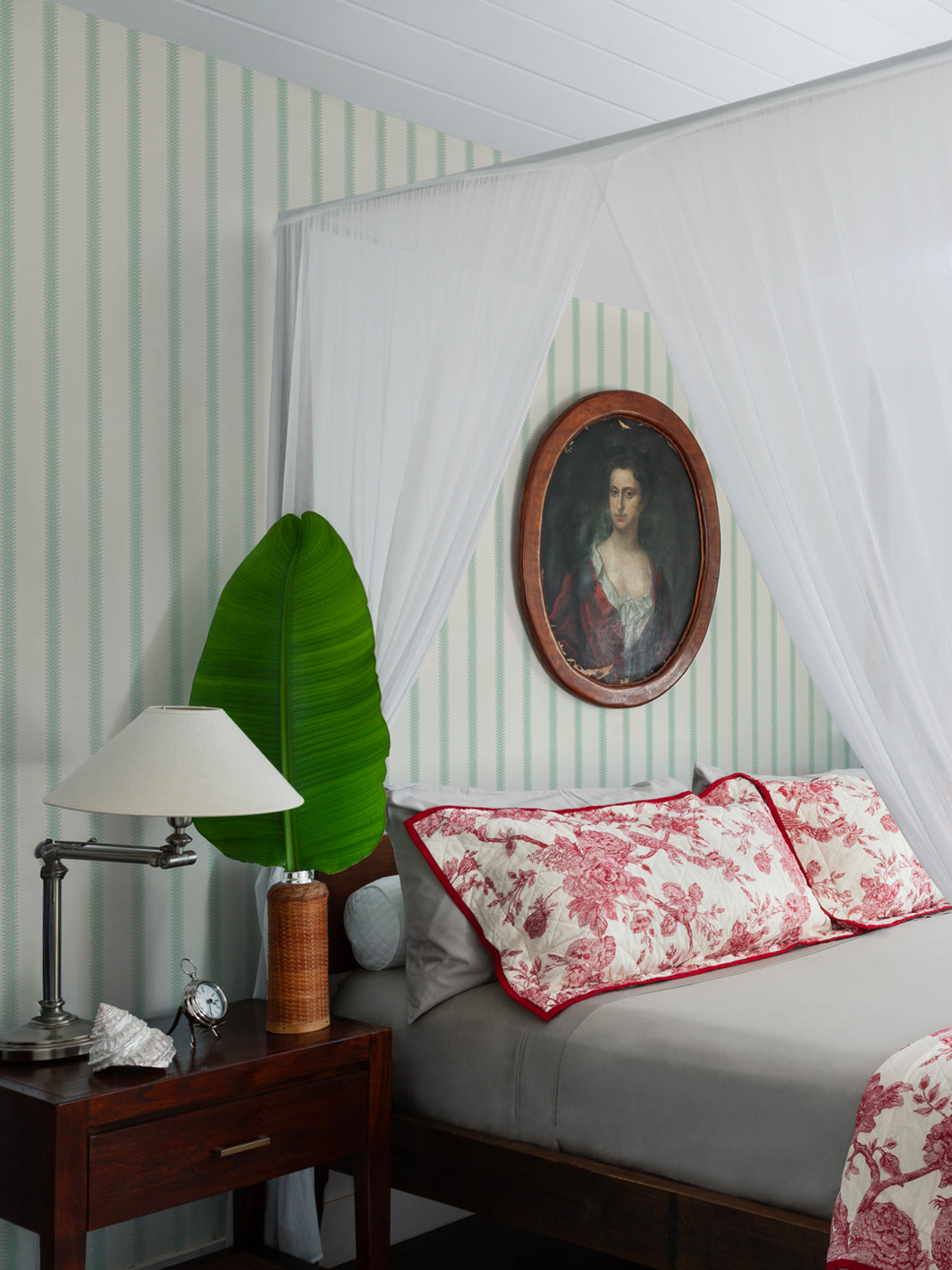 'Love Vine' Wallpaper by Flint Wood & Hicks - Minty Green on Cream