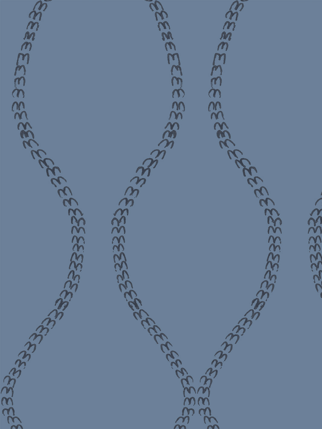 Vintage navy wallpaper with repeating interlocking chain links pattern
