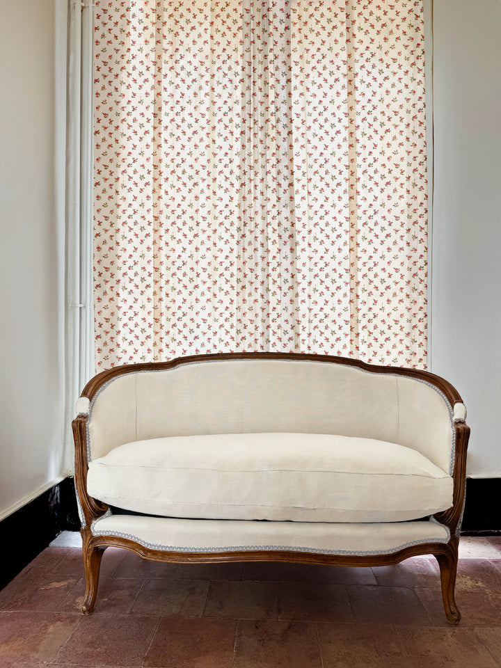 'Petit Rosebud' Linen Fabric by Clare V. - Rouge Green