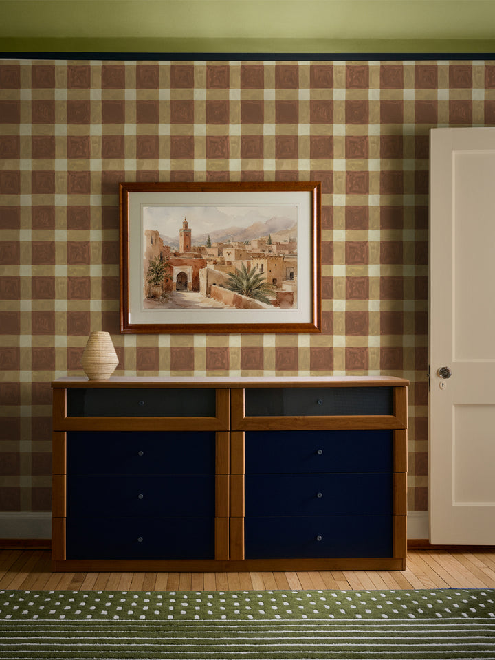 'Riad' Wallpaper in Golden Sand - Room Scene