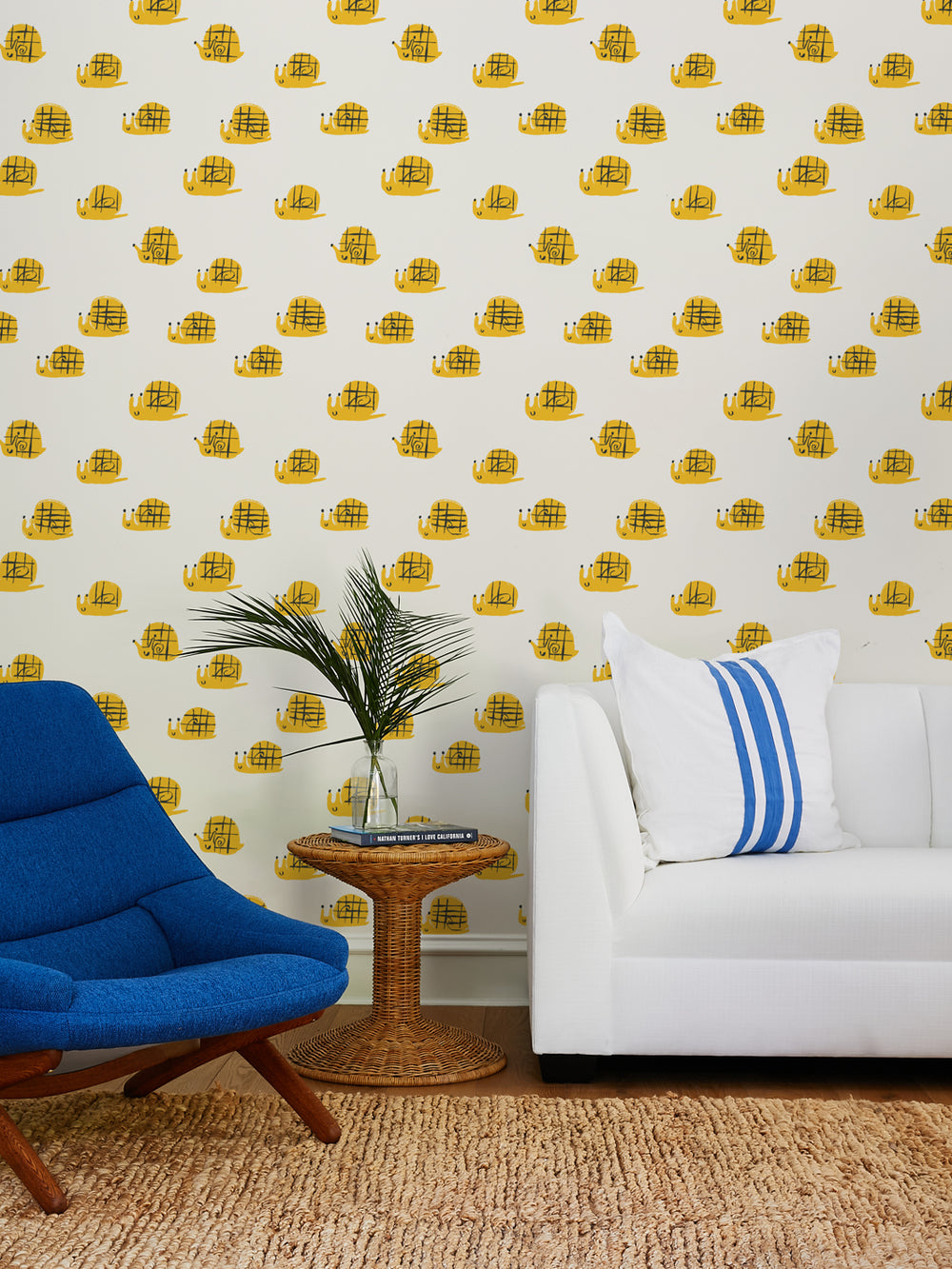 snails-wallpaper-by-tea-collection-ivory