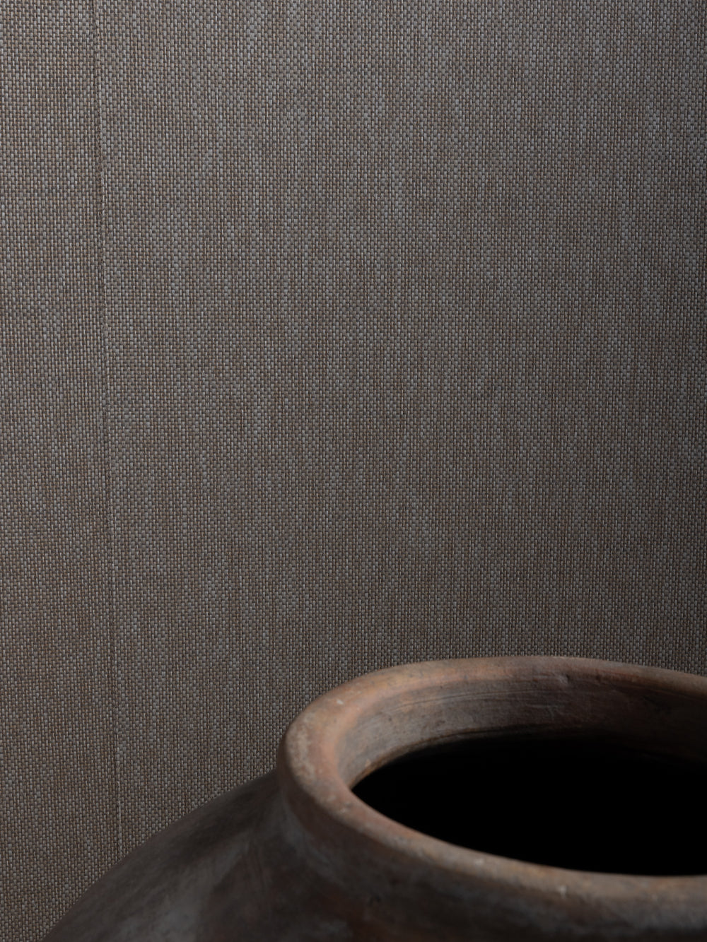 stitch two tone grasscloth wallpaper in antrasite pepper