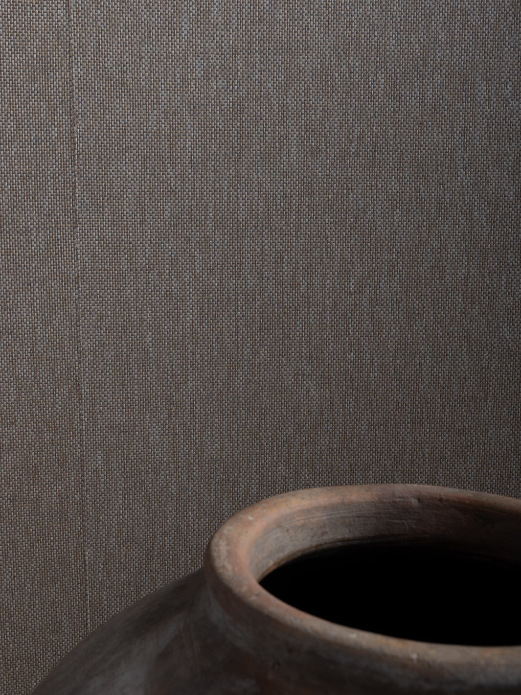 stitch two tone grasscloth wallpaper in antrasite pepper