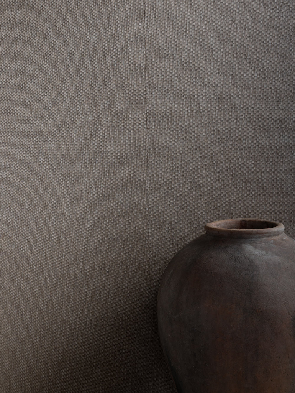 stitch two tone grasscloth wallpaper in antrasite pepper