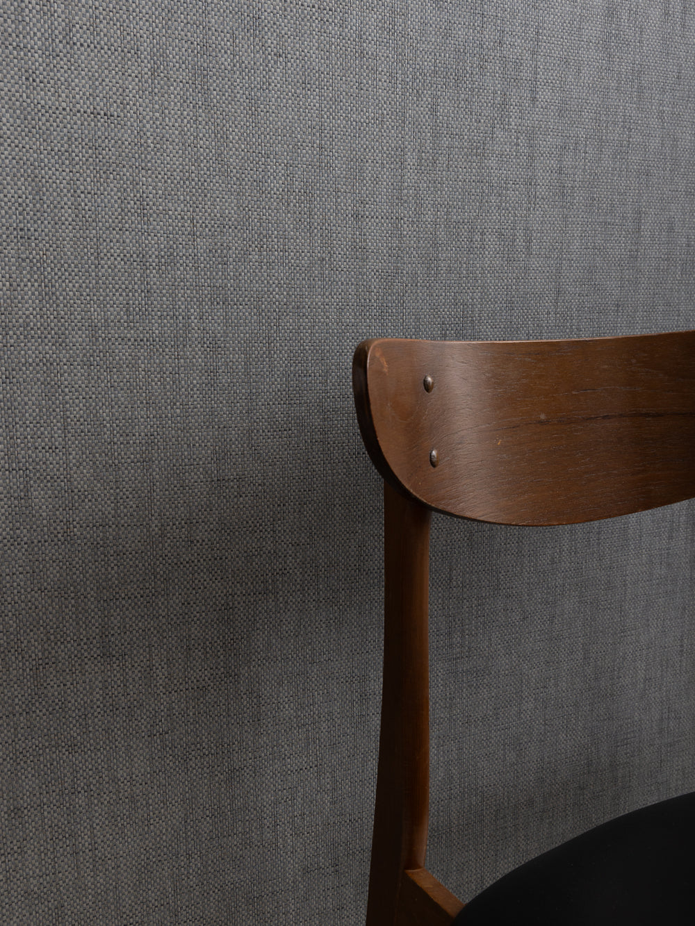 stitch two tone grasscloth wallpaper in pepper sky