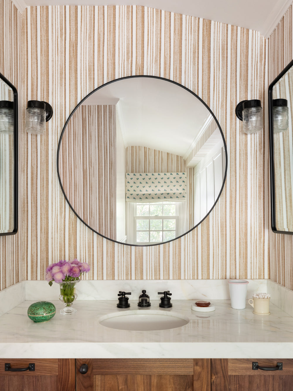 stuart-stripe-wallpaper-by-nathan-turner-seafoam