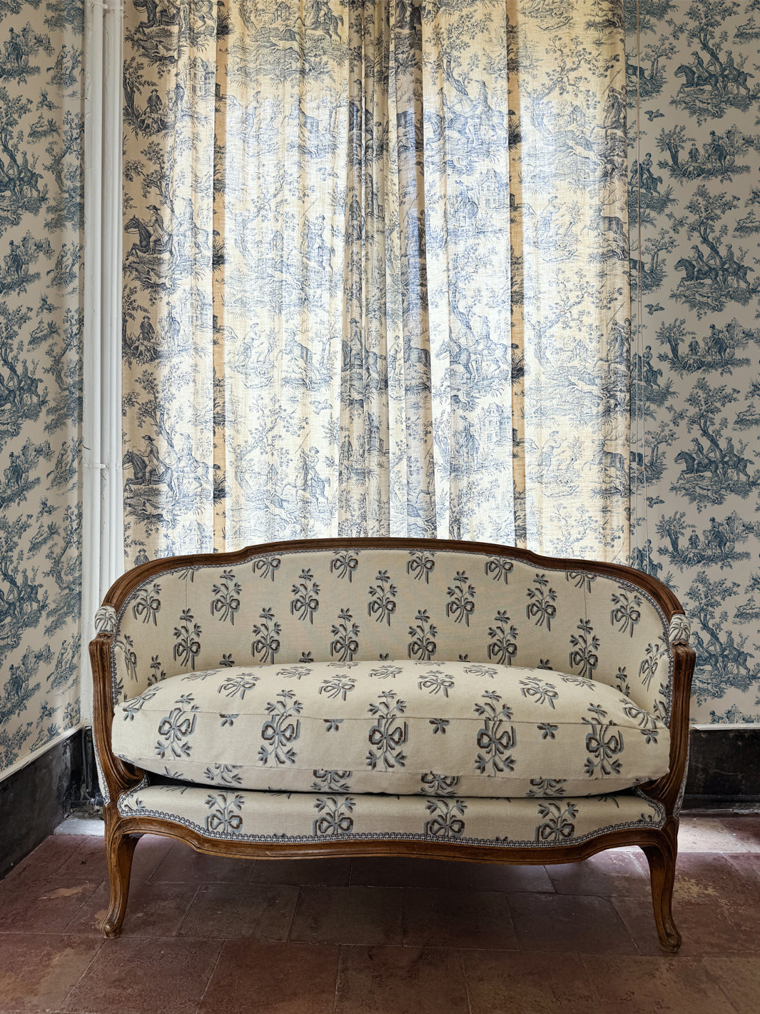 'Toile du Saint Calais' Wallpaper by Clare V. - Navy Parchement