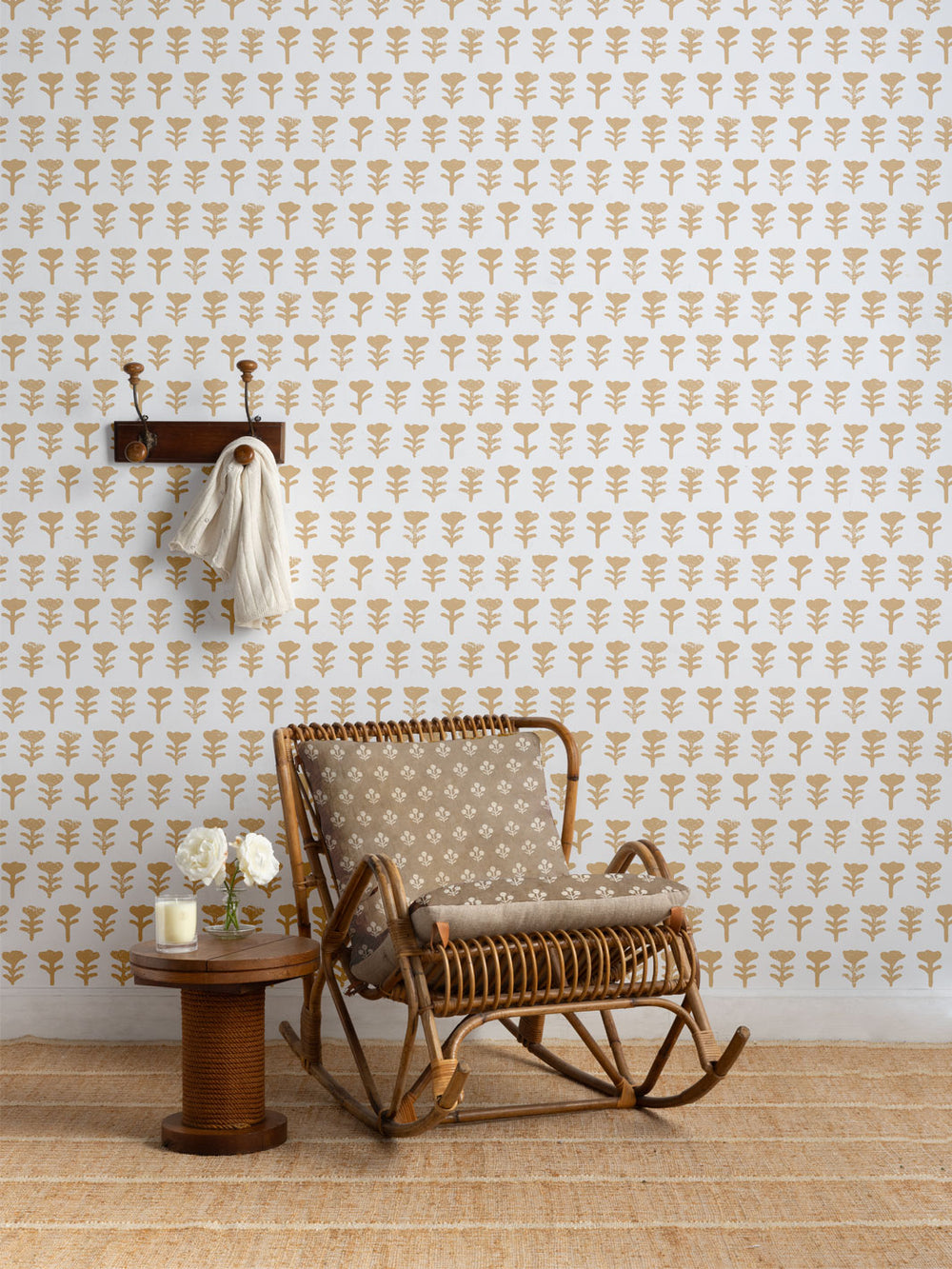 tulip-large-wallpaper-by-sugar-paper-honeycomb