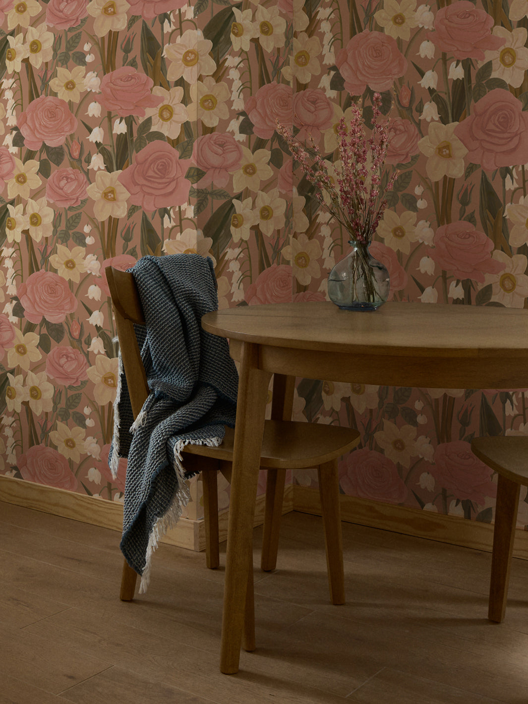 'Valley of Roses' Wallpaper in Vintage Rose - Room Scene