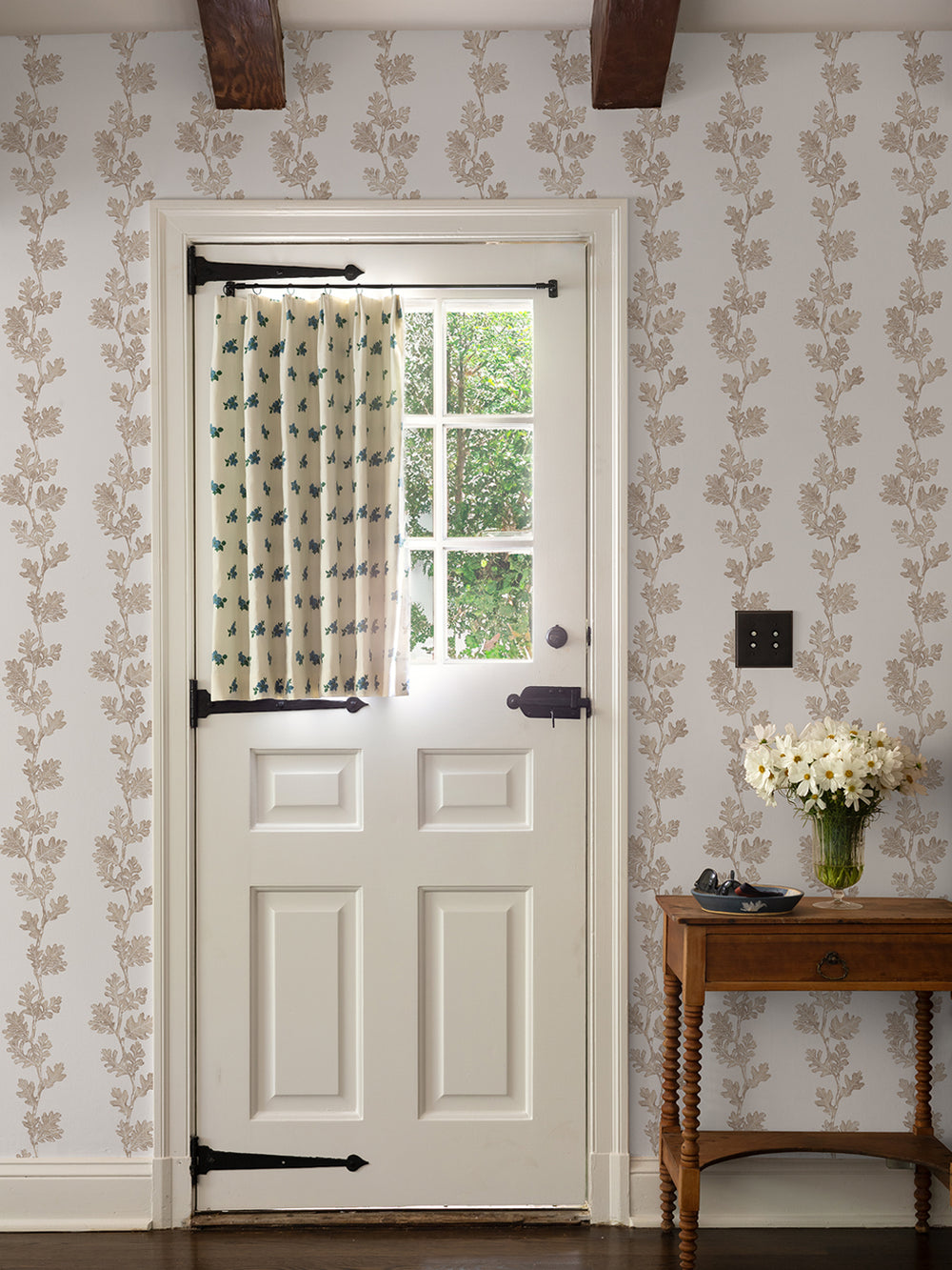 valley-oak-stripe-wallpaper-by-nathan-turner-neutral