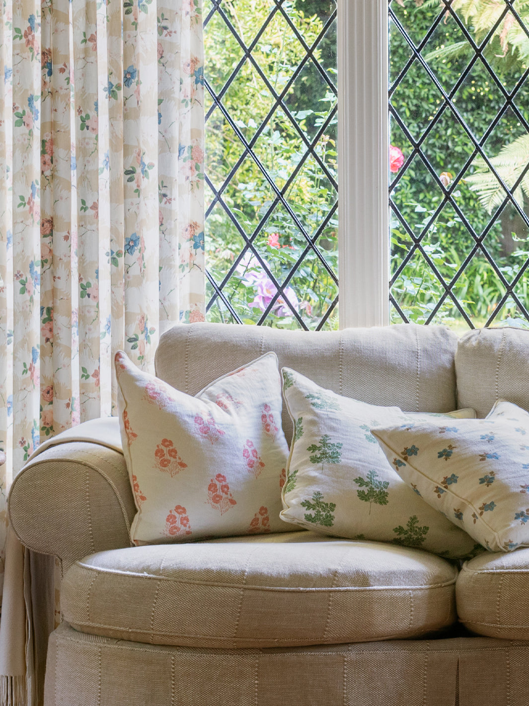 valley oak leaf linen fabric by nathan turner green