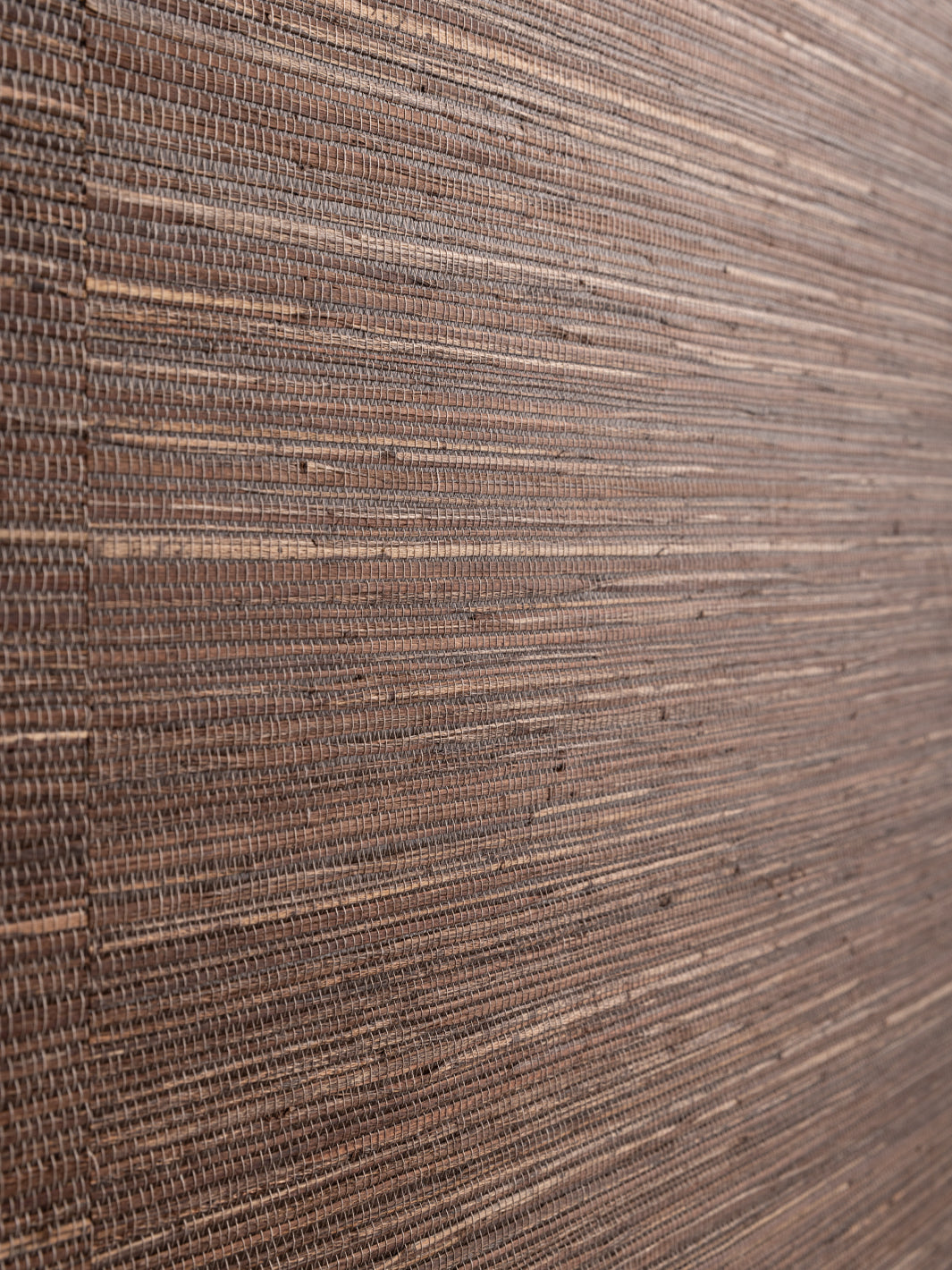 woven two tone grasscloth wallpaper in cocoa