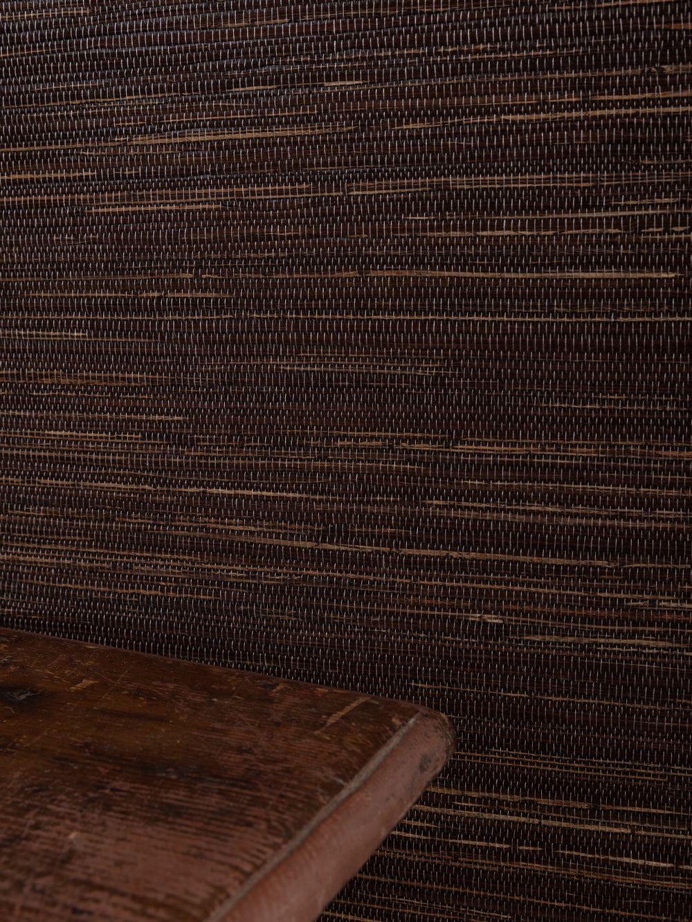 woven two tone grasscloth wallpaper in cocoa