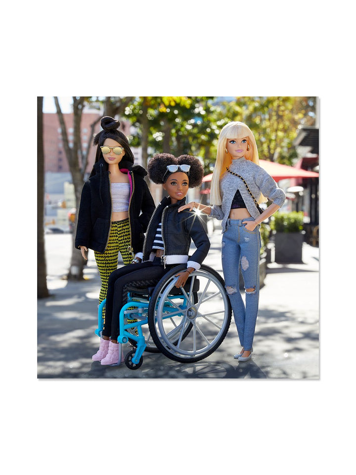 barbiestyle looks on acrylic
