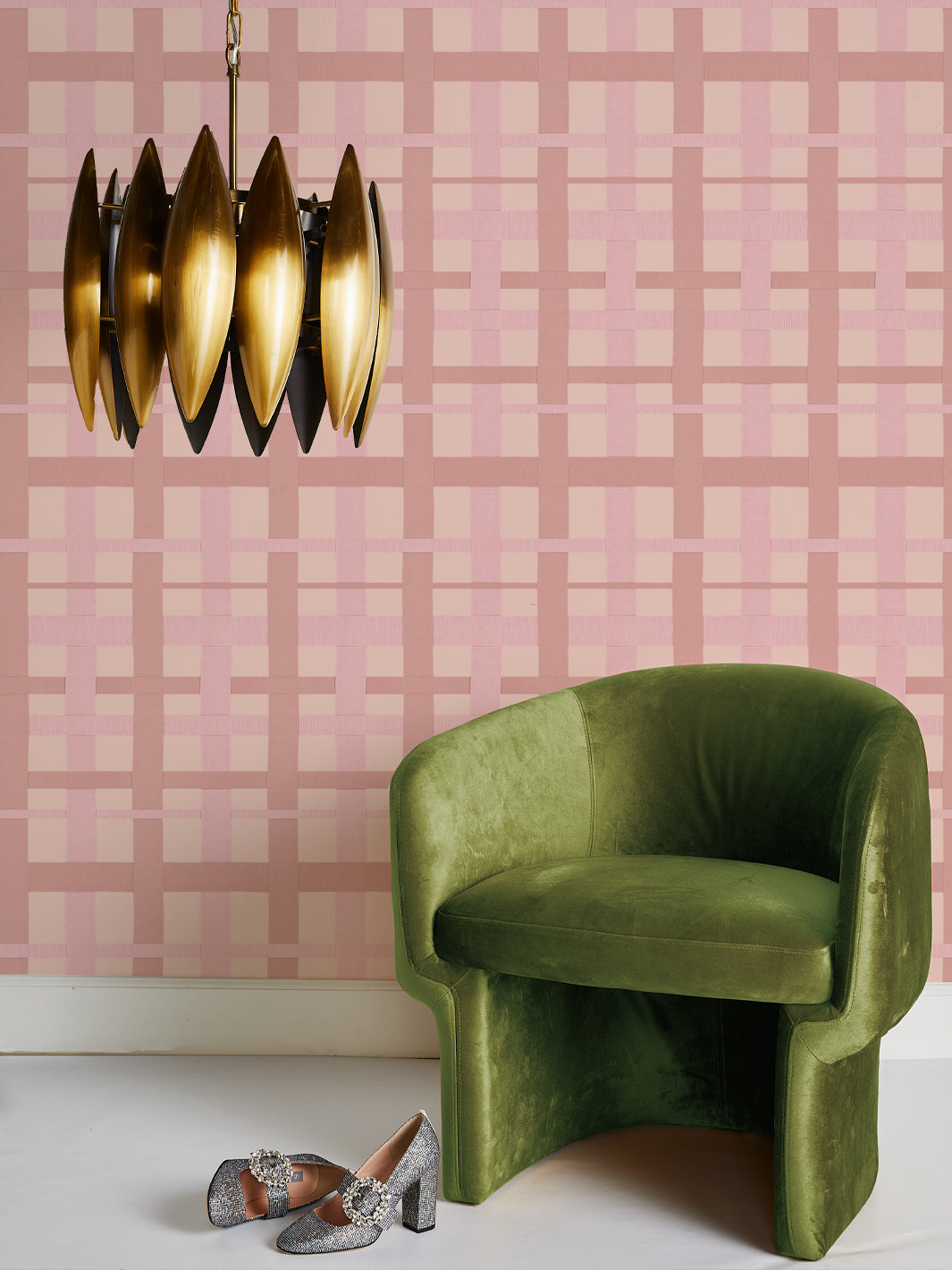 'Crosstown Plaid' Wallpaper by Sarah Jessica Parker - Bleecker Blush