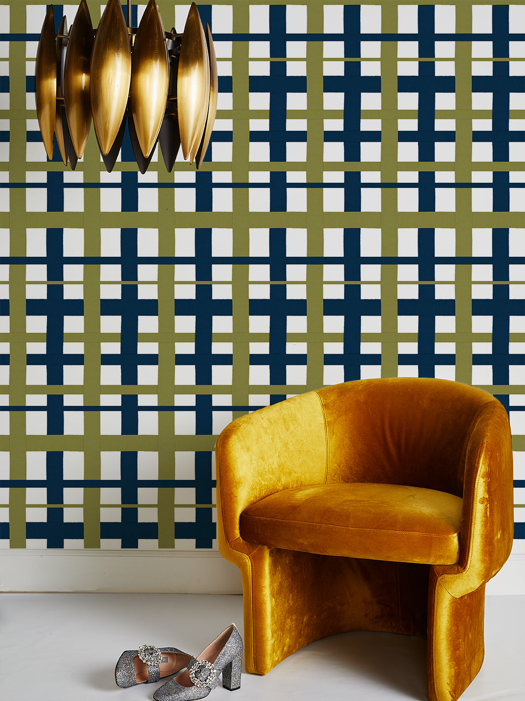 'Crosstown Plaid On White' Wallpaper by Sarah Jessica Parker - Navy Olive