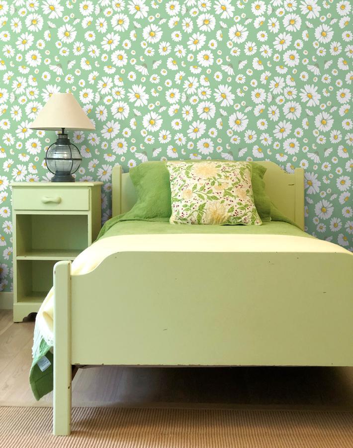 daisy bloom green