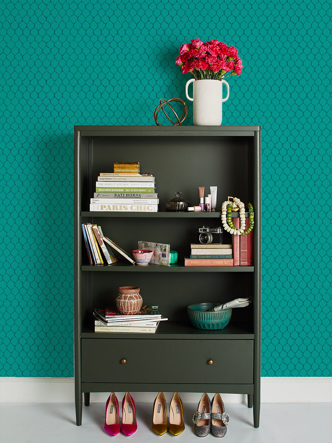 'Evelyn's Chicken Wire' Wallpaper by Sarah Jessica Parker - Sapphire on Teal