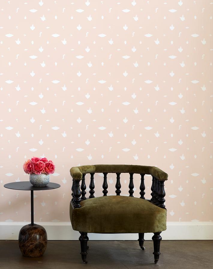 large milagros wallpaper blush