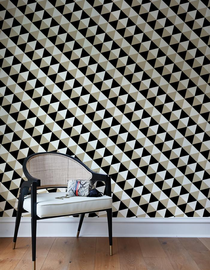 optic-triangle-wallpaper-beige-black