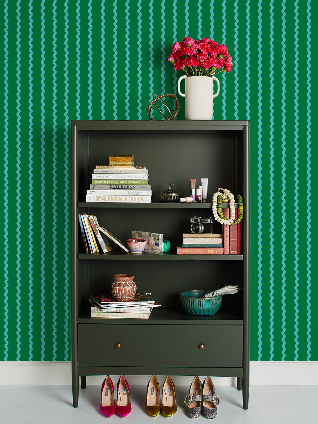 ric-rac-stripe-wallpaper-by-sarah-jessica-parker-emerald-capri-blue