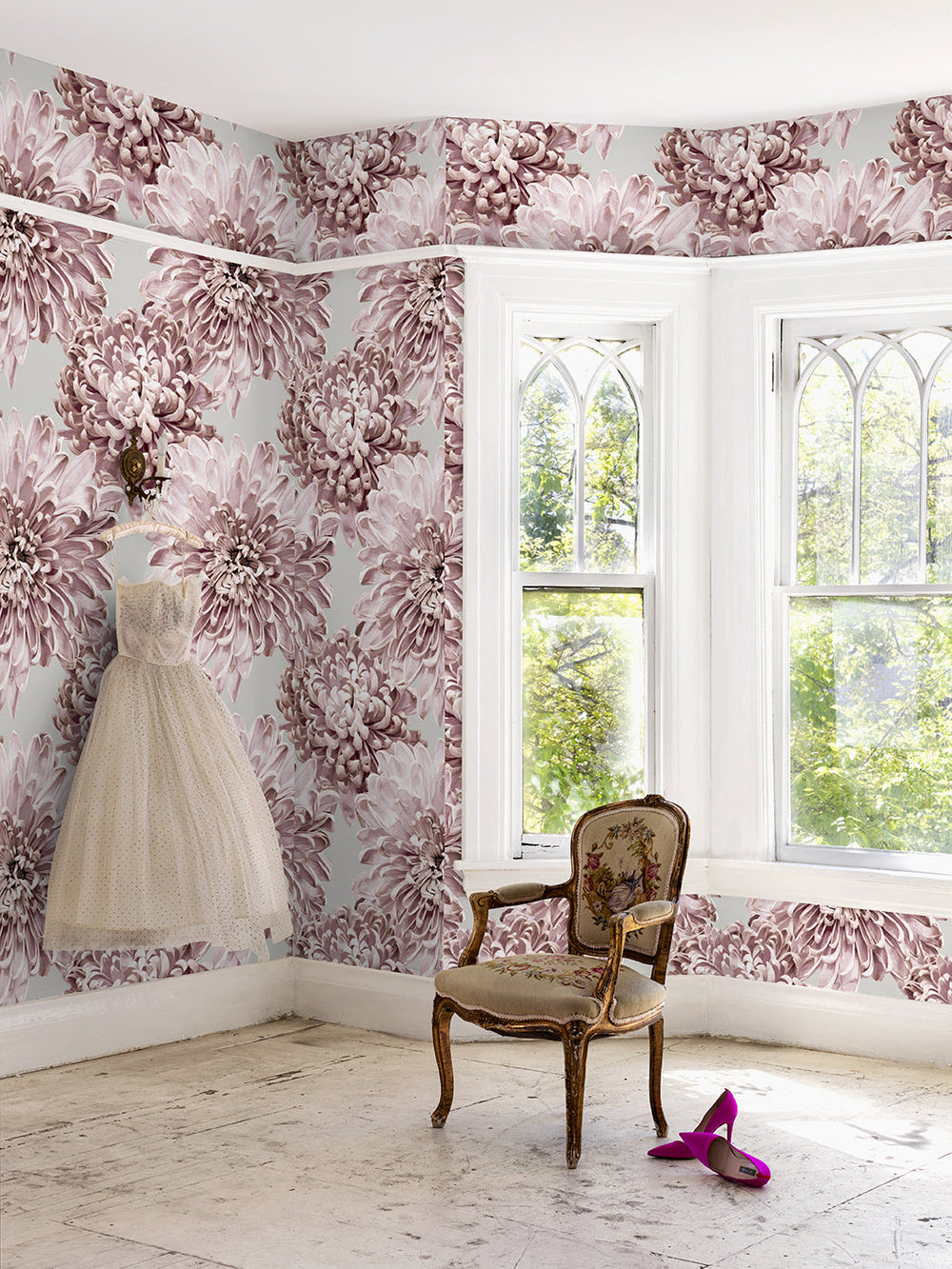 the-mums-wallpaper-by-sarah-jessica-parker-silver