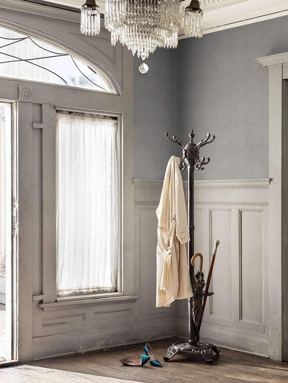 dotted-swiss-wallpaper-by-sarah-jessica-parker-metal