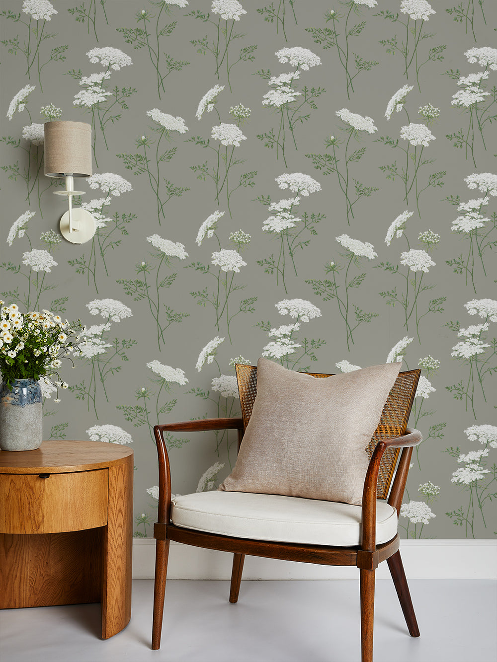 the-queens-lace-wallpaper-by-sarah-jessica-parker-pepper