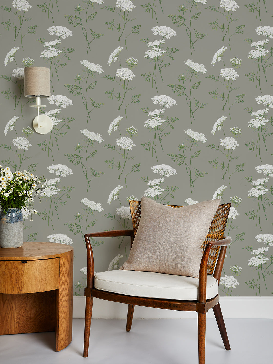 'The Queen's Lace' Wallpaper by Sarah Jessica Parker - Pepper