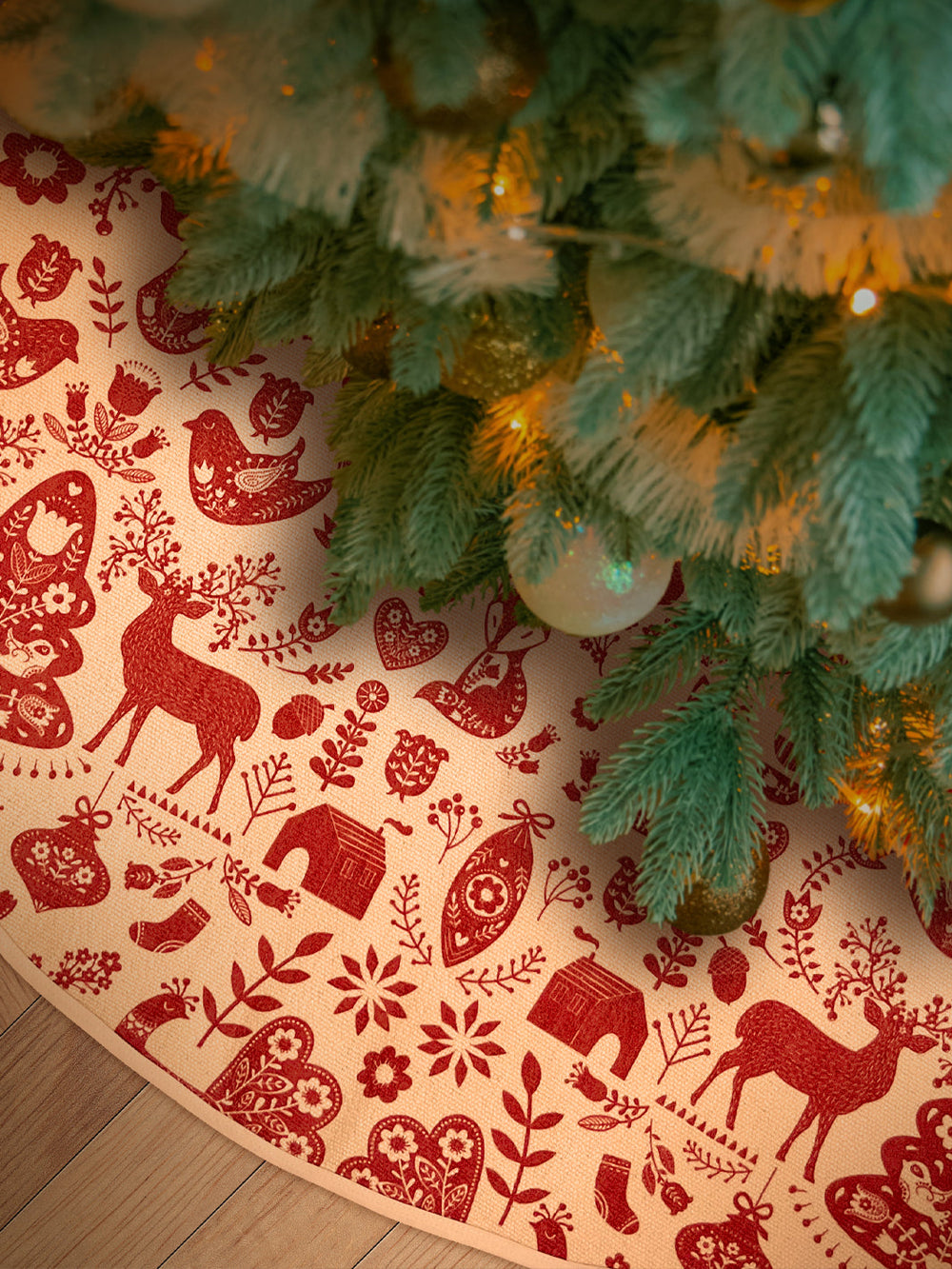 alisal holiday tree skirt red
