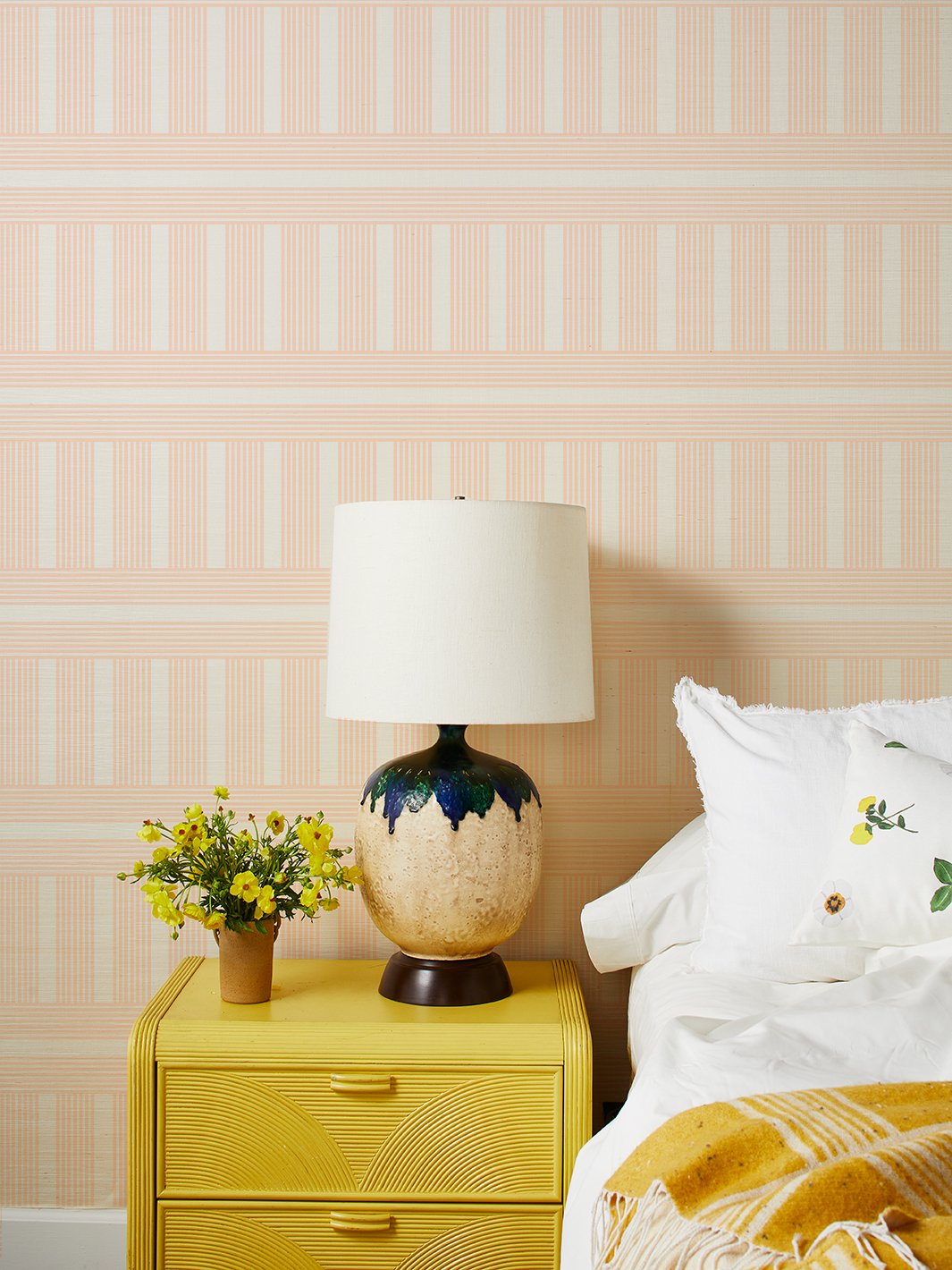 roman holiday grid grasscloth wallpaper by barbie peach