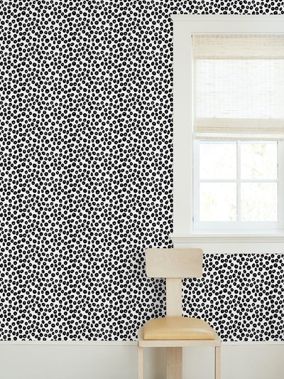 'Parade Dots' Wallpaper by Barbie™ - Black