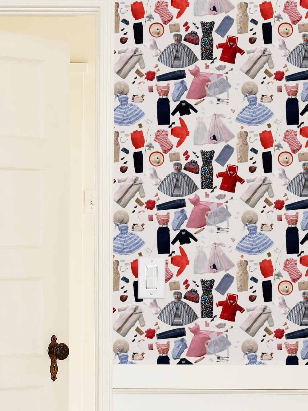 vintage-accessories-wallpaper-by-barbie-cream